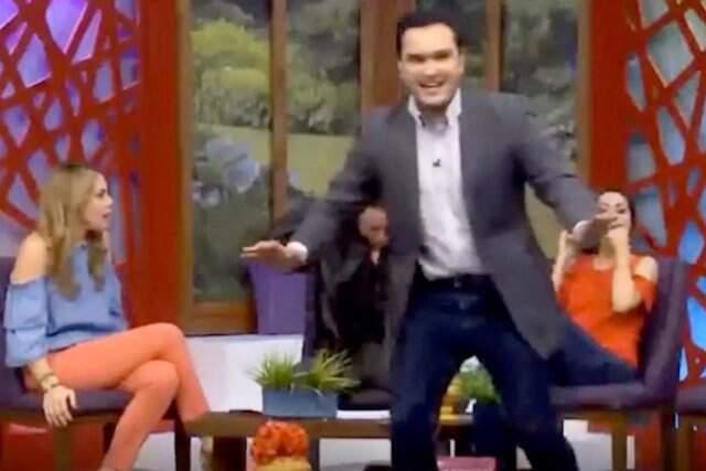 Canlı Yayında Sunucuyu Dudağından Öpmeye Kalkışan Meksikalı Milletvekili, İşinden İstifa Etmek Zorunda Kaldı