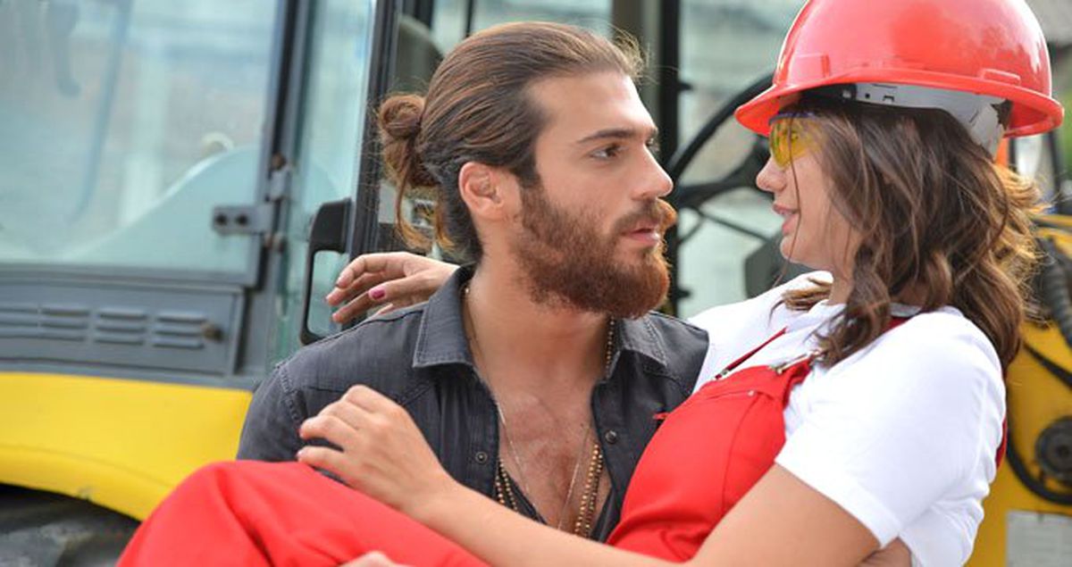 Demet Özdemir'in Aşk Yaşadıkları Konuşulan Can Yaman'dan İlginç Çıkış: Daha Çok Beklersiniz