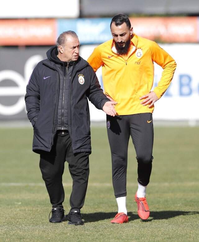 Fatih Terim, Yeni Transferler Kostas Mitroglou ve Luyindama'yı Maç Kadrosuna Aldı
