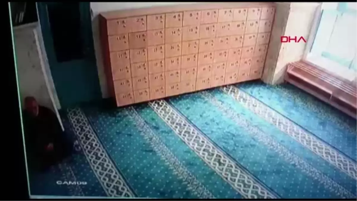 İstanbul- Tarihi Camiye Hırsızlar Dadandı