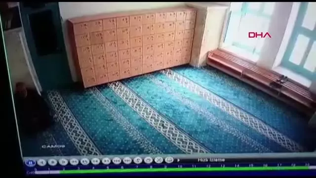 İstanbul- Tarihi Camiye Hırsızlar Dadandı