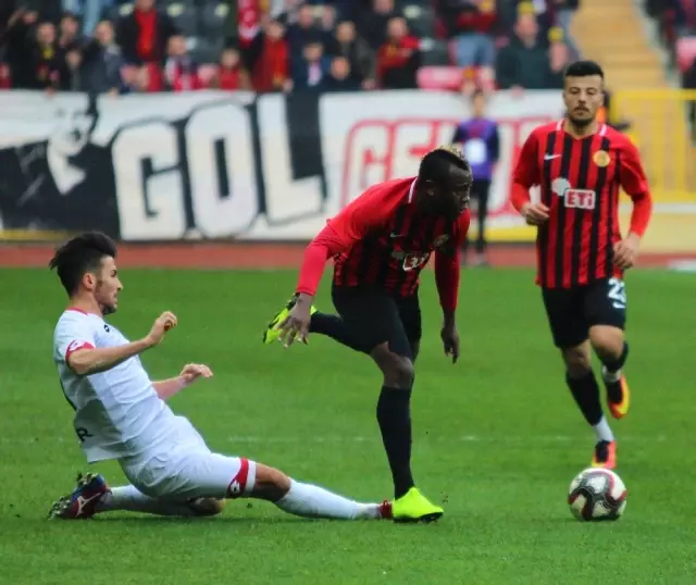5 Gollü Maçta Kazanan Eskişehir 5 Gollü Maçta Kazanan Eskişehir
