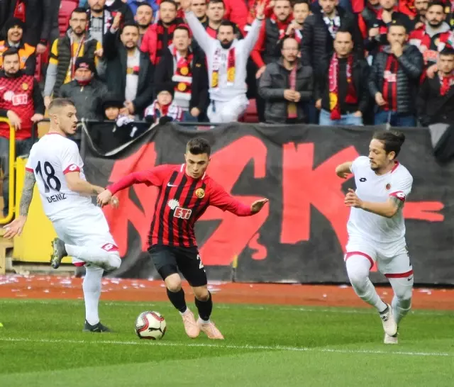 5 Gollü Maçta Kazanan Eskişehir 5 Gollü Maçta Kazanan Eskişehir