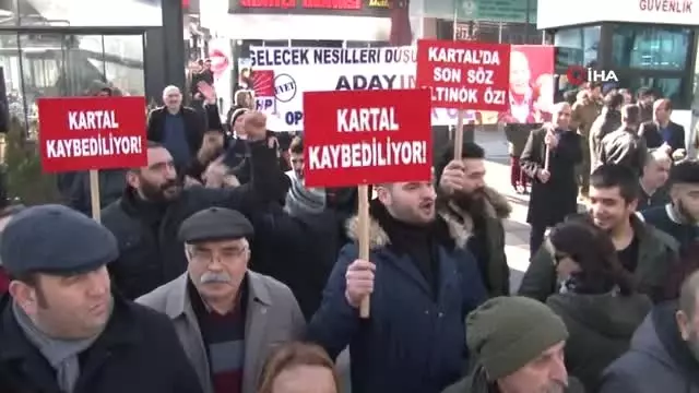 CHP Önünde Partililerden Aday Protestosu CHP Önünde Partililerden Aday Protestosu