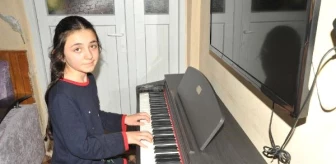 Gizem, Hayalini Kurduğu Piyanoya Kavuştu Ama Eve Sığdırmakta Zorlandı