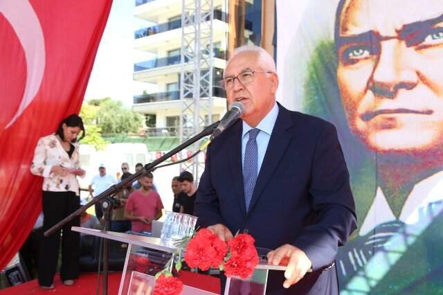Muhittin Selvitopu Kimdir?