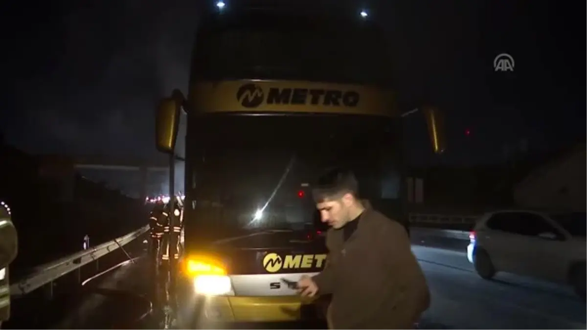 Tem'de Seyir Halindeki Yolcu Otobüsü Yandı