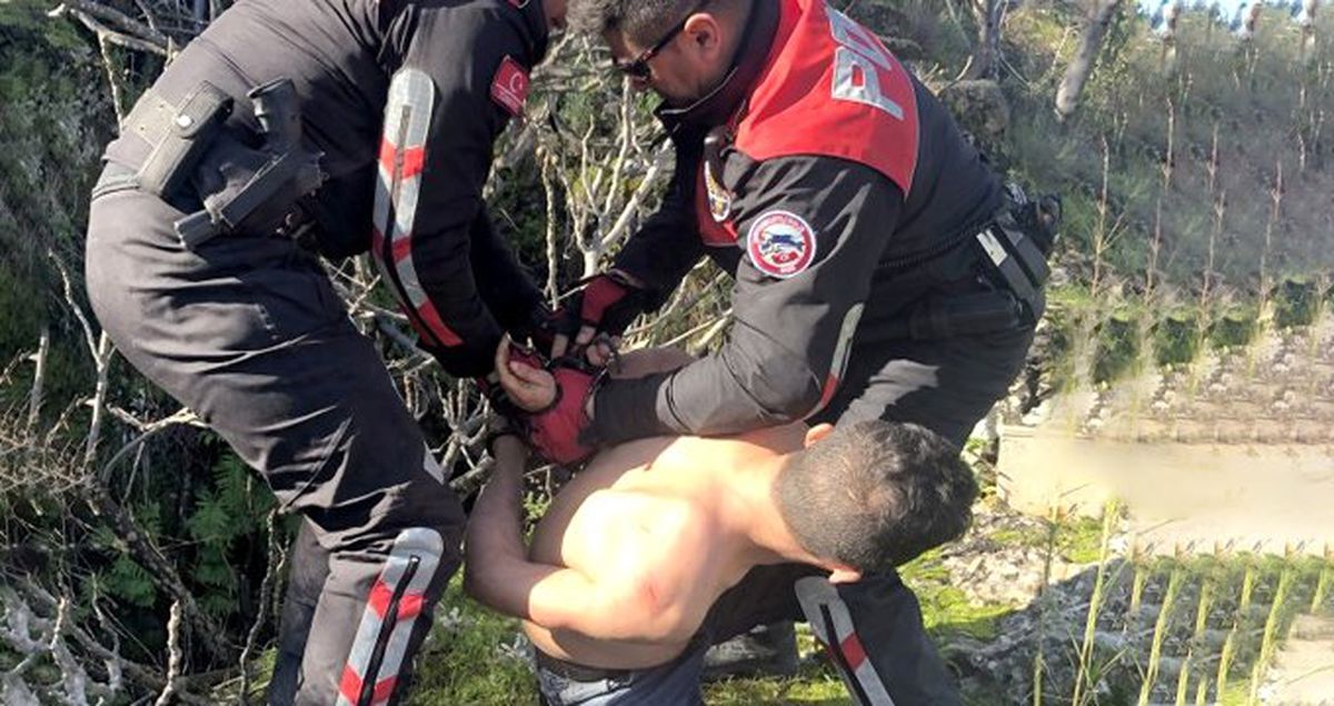 Zorla Girdiği Evde Bıçak Zoruyla Tecavüze Kalkışan Sapık, Yarı Çıplak Halde Ormanda Yakalandı