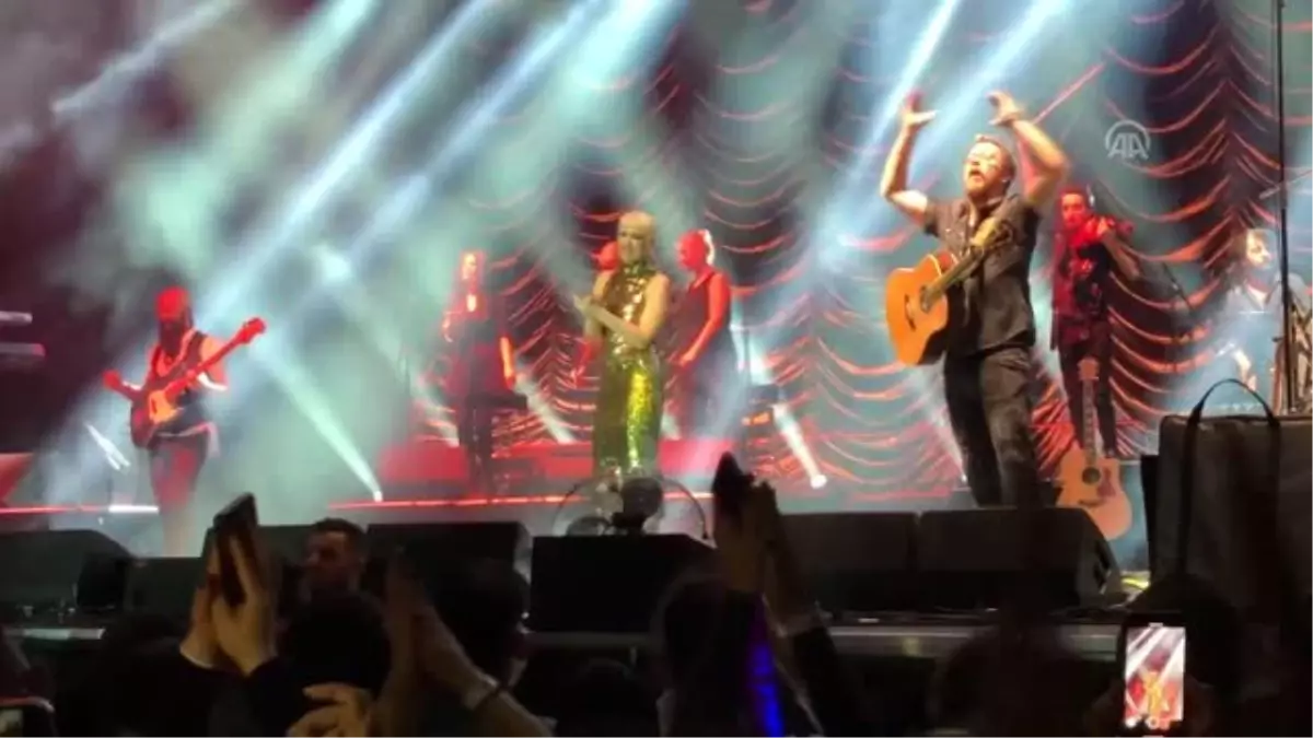 Almanya'da Sıla Sahne Aldı