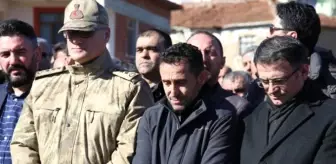 Osman Çakmak: Ampute Milli Takım Kaptanı Osman Çakmak'ın Annesi Son Yolculuğuna Uğurlandı Osman Çakmak: Ampute Milli Takım Kaptanı Osman Çakmak'ın Annesi Son Yolculuğuna Uğurlandı