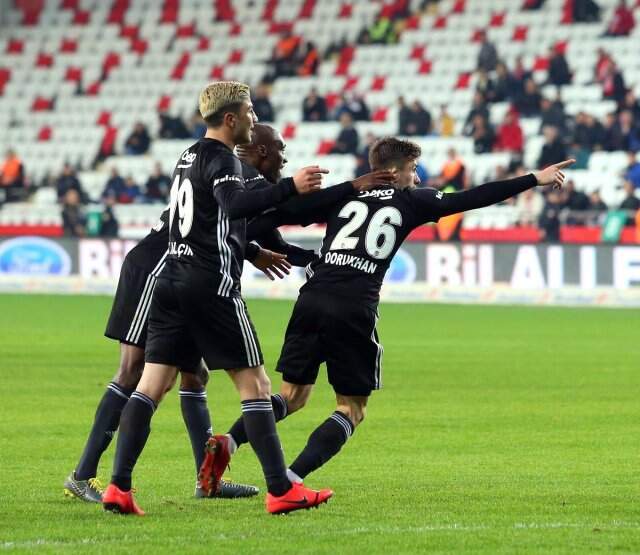 Beşiktaş, Antalyaspor'u Farkla Boğdu: 6-2