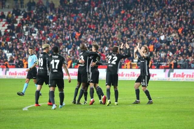 Beşiktaş, Antalyaspor'u Farkla Boğdu: 6-2