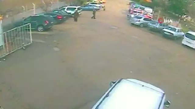 Çocuğuna Simit Veren Kadının Parasını Çalan Adam Kameralara Yakalandı