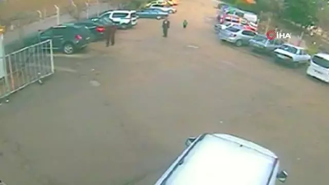 Çocuğuna Simit Veren Kadının Parasını Çalan Adam Kameralara Yakalandı