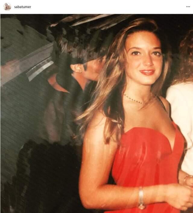 Saba Tümer, Gençlik Fotoğrafıyla Takipçilerini Şaşırttı