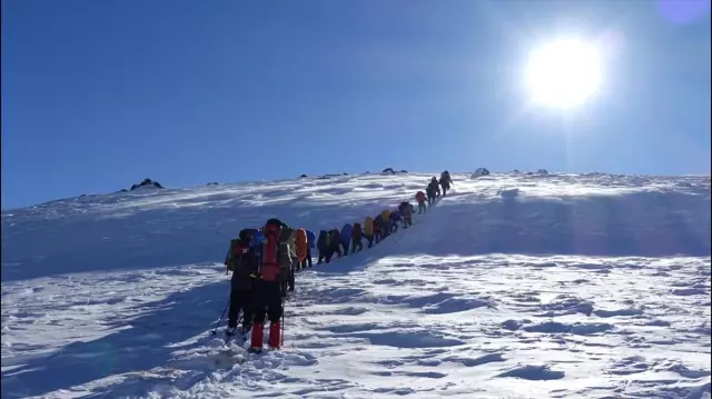 Süphan Dağı'na Tırmanış Süphan Dağı'na Tırmanış