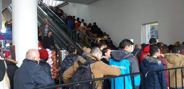 Teleferik Fiyatları Yarı Yarıya Ucuzladı, Yüzlerce Metre Kuyruk Oluştu
