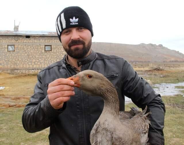 Yetiştirdiği Fransız Kazlarını Bin Liraya Bile Satmıyor