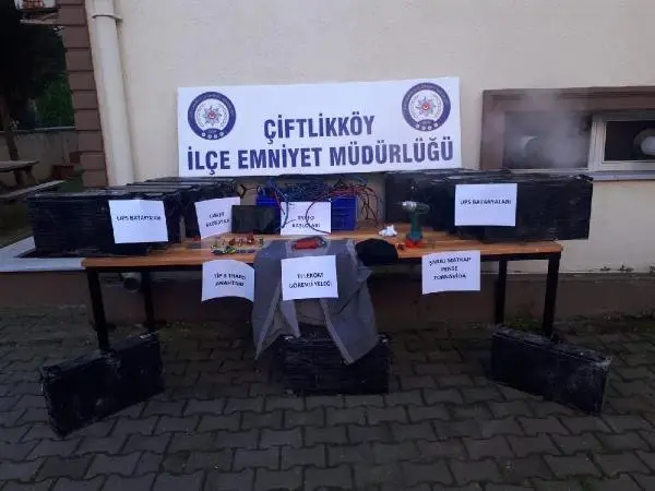Firma Yeleği Giyerek Trafolardan Batarya Çalan Şebeke Çökertildi: 4 Gözaltı