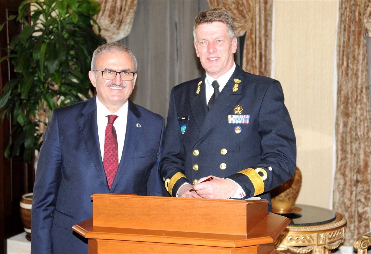 NATO Komutanı Tuğamiral Boots'dan Vali Karaloğlu'na Ziyaret