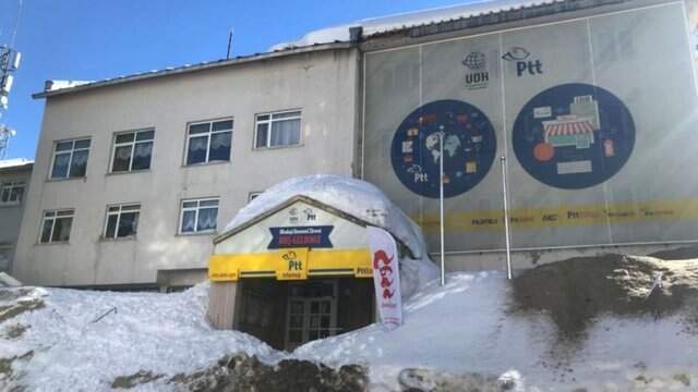 Son Dakika! Uludağ'da Otelde Büyük Panik! Çok Sayıda Kişi Çatıdan Düşen Karın Altında Kaldı