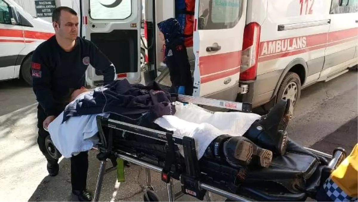 Uludağ'da Çatıdan Düşen Kar Kütlesi Altında Kalan 6 Kişi Kurtarıldı (3)
