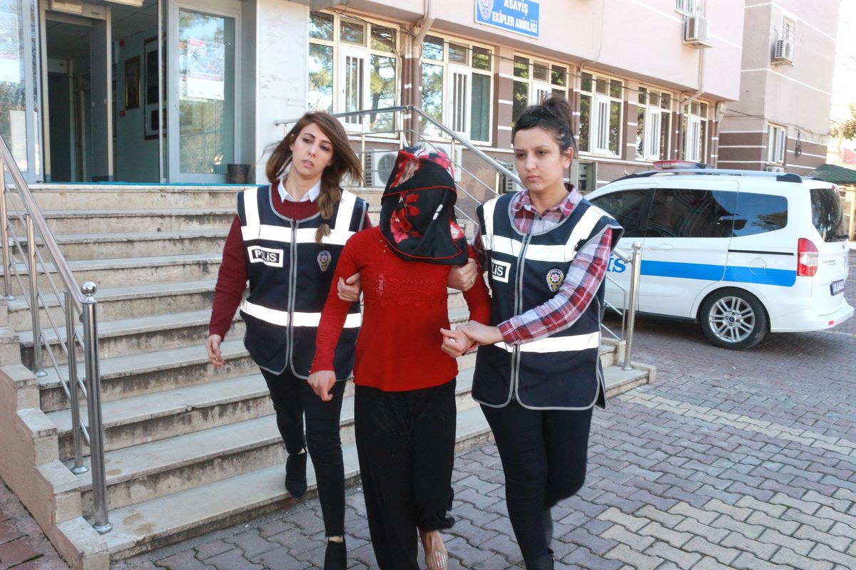 Cani Kadın 250 Liralık Küpe İçin Bebeğin Kulağını Parçaladı