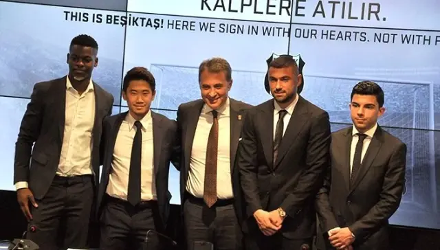 Beşiktaş, Devre Arasında Kadroya Kattığı Oyuncular İçin İmza Töreni Düzenledi Beşiktaş, Devre Arasında Kadroya Kattığı Oyuncular İçin İmza Töreni Düzenledi