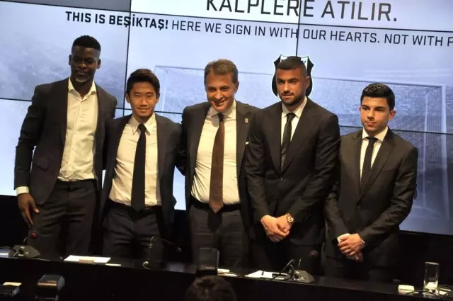 Beşiktaş'ta İmza Şov Beşiktaş'ta İmza Şov