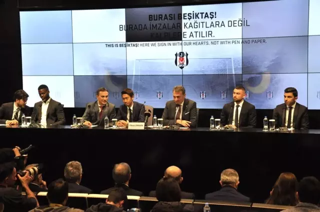 Beşiktaş'ta İmza Şov Beşiktaş'ta İmza Şov