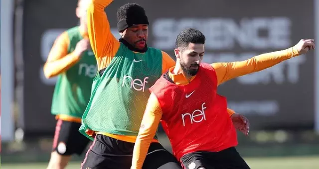 Galatasaray'da Emre Akbaba, Hatayspor Maçının Kadrosuna Dahil Edildi Galatasaray'da Emre Akbaba, Hatayspor Maçının Kadrosuna Dahil Edildi