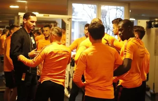 Galatasaray'da Emre Akbaba, Hatayspor Maçının Kadrosuna Dahil Edildi Galatasaray'da Emre Akbaba, Hatayspor Maçının Kadrosuna Dahil Edildi