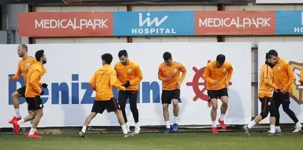Galatasaray'da Emre Akbaba, Hatayspor Maçının Kadrosuna Dahil Edildi Galatasaray'da Emre Akbaba, Hatayspor Maçının Kadrosuna Dahil Edildi
