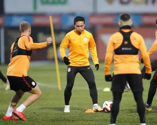 Galatasaray'da Emre Akbaba, Hatayspor Maçının Kadrosuna Dahil Edildi Galatasaray'da Emre Akbaba, Hatayspor Maçının Kadrosuna Dahil Edildi