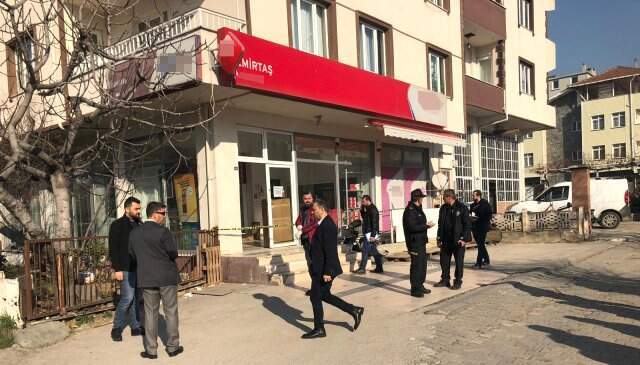Kargosunu Almaya Gitti, Kocası Tarafından Vuruldu