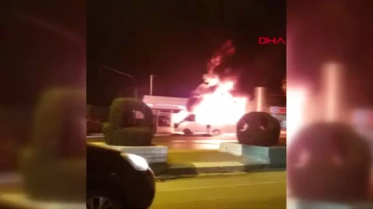 Osmaniye Seyir Halindeki Servis Midibüsü Yandı