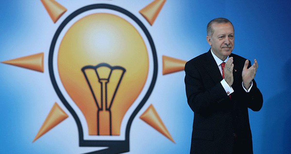 İYİ Parti'den İstifa Eden Tamer Akkal, AK Parti'ye Geçiyor