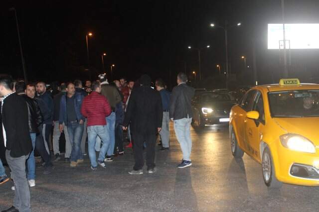 Uber Sürücüleri, Darp Edilen Meslektaşları İçin Eylem Yaptılar