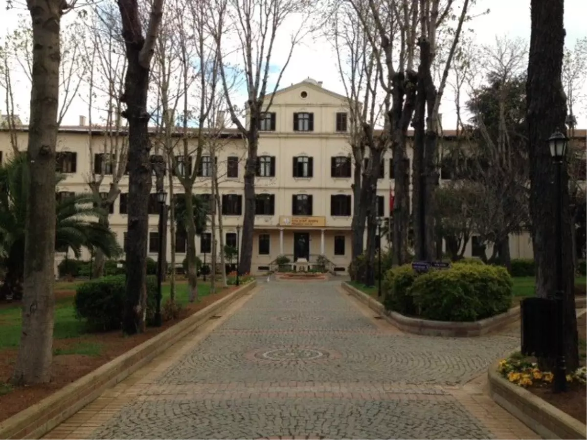 Yılların Fransız Lisesi'nden, Müthiş Buluş!