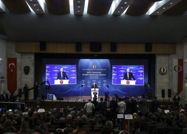 Cumhurbaşkanı Erdoğan'dan Vakıf Üniversitelerine Uyarı