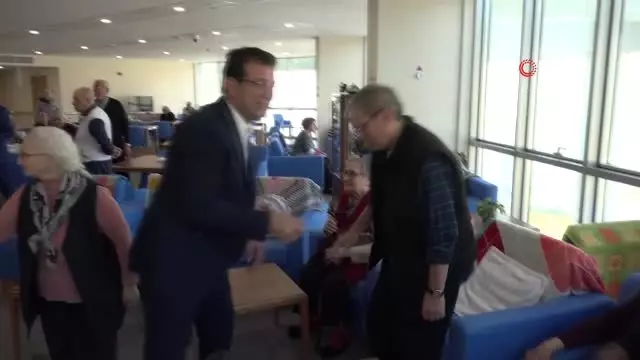 Ekrem İmamoğlu'ndan Huzurevi Sakinlerine Sürpriz Ziyaret Ekrem İmamoğlu'ndan Huzurevi Sakinlerine Sürpriz Ziyaret
