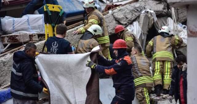 İstanbul Kartal'da 8 Katlı Bina Çöktü! 2 Kişi Yaralı Olarak Kurtarıldı