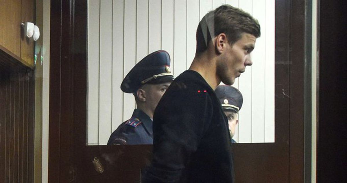 Rus Futbolcular Kokorin ve Mamaev'in Tutukluluk Süresi Uzatıldı