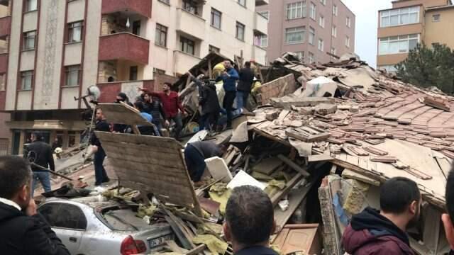 Son Dakika! İstanbul Kartal'da 8 Katlı Bina Çöktü! 1 Kişinin Cesedine Ulaşıldı