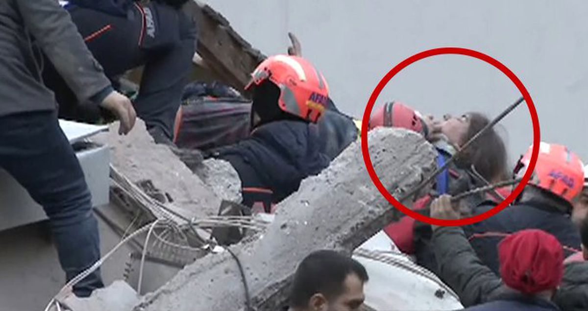 Kartal'da Çöken Binadan İki Kişi Yaralı Olarak Çıkarıldı