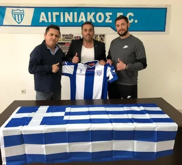 Cem Karaca, Yunan Ekibi Aiginiakos ile Anlaştı Cem Karaca, Yunan Ekibi Aiginiakos ile Anlaştı