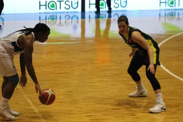 Fenerbahçe, Hatay'da Farklı Kazandı Fenerbahçe, Hatay'da Farklı Kazandı