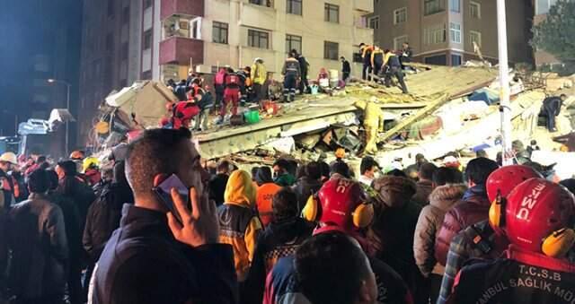 İçişleri Bakanı Süleyman Soylu, Çöken Binada Ölü Sayısının 11'e Yükseldiğini Açıkladı