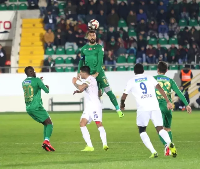 İlk Yarı Akhisarspor'un Üstünlüğüyle Bitti İlk Yarı Akhisarspor'un Üstünlüğüyle Bitti