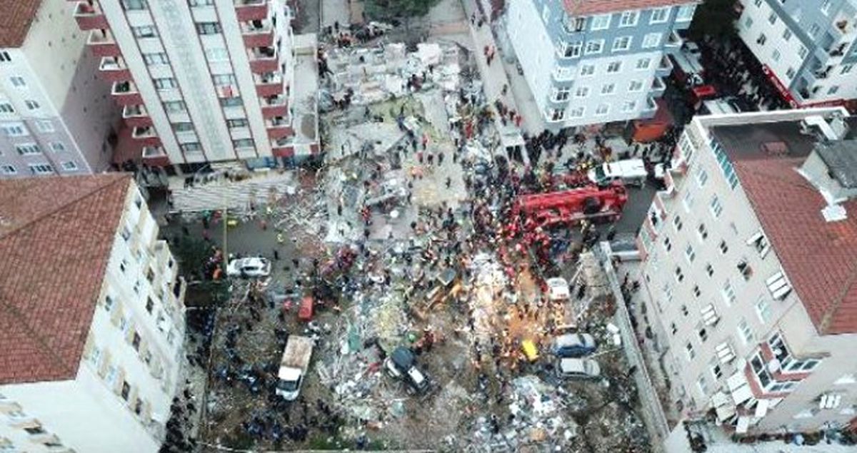 Kartal'da Çöken Binanın Yanında Bulunan Başka Bir Binada Sarsıntı Meydana Geldi
